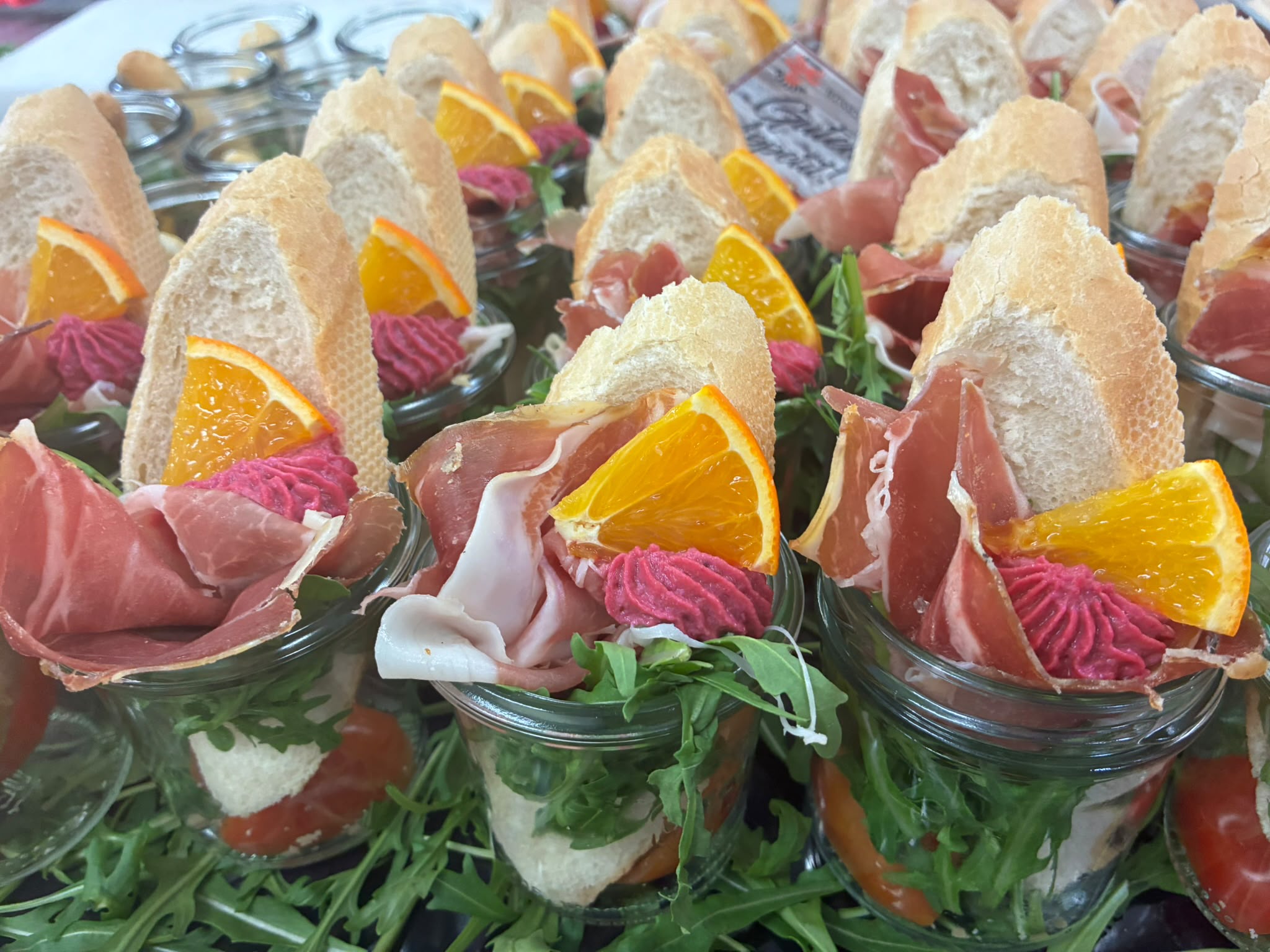 Festlich angerichtetes Buffet